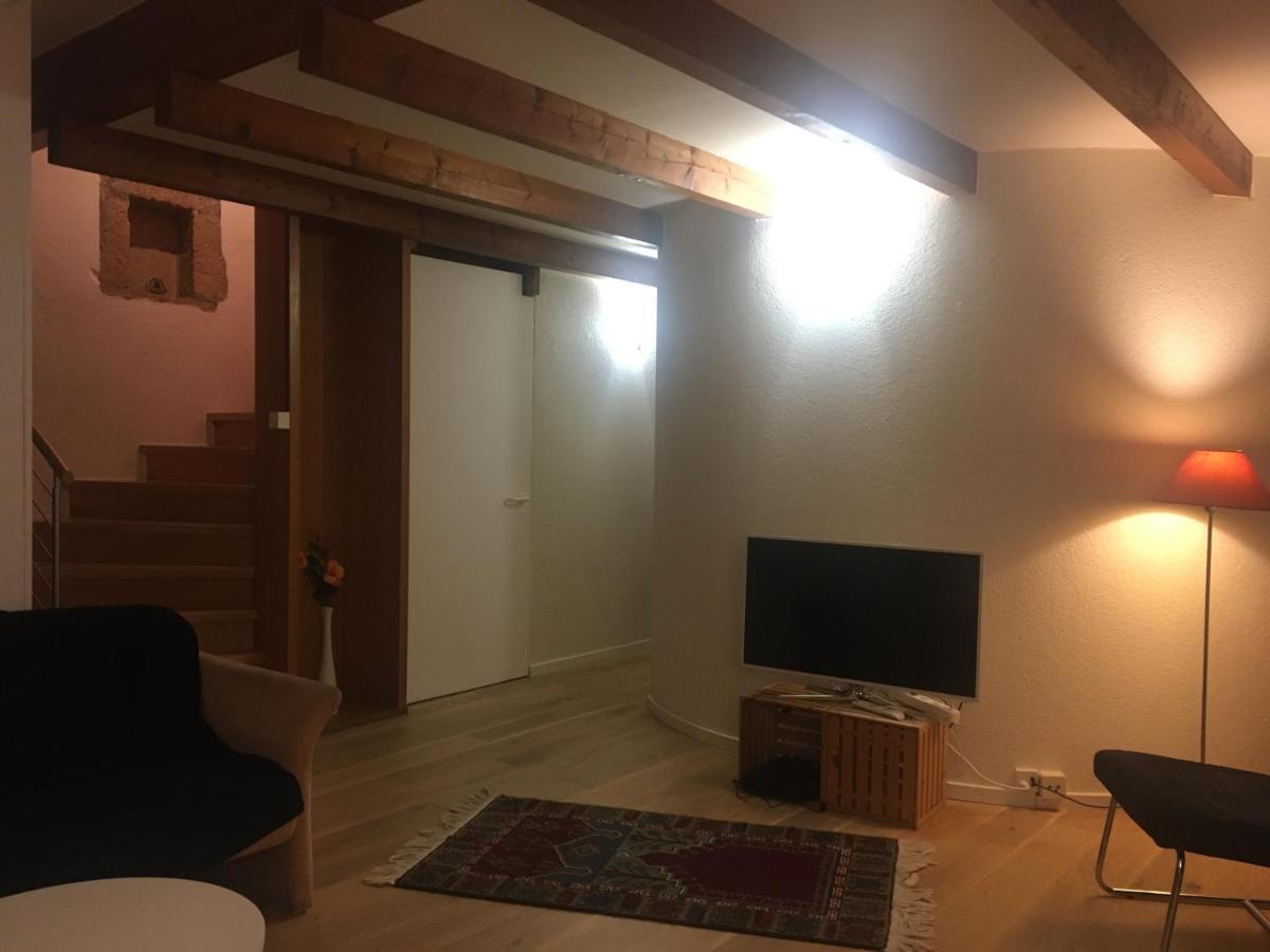 Charmante Maison Villageoise 5 Personnes Happyday Neuchatel Saint-Blaise Exterior photo